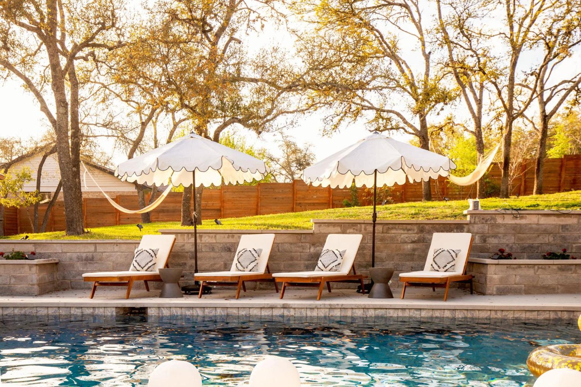 Lux 5br Gem With Heated Pool, Spa, And Outdoor Movie Theater