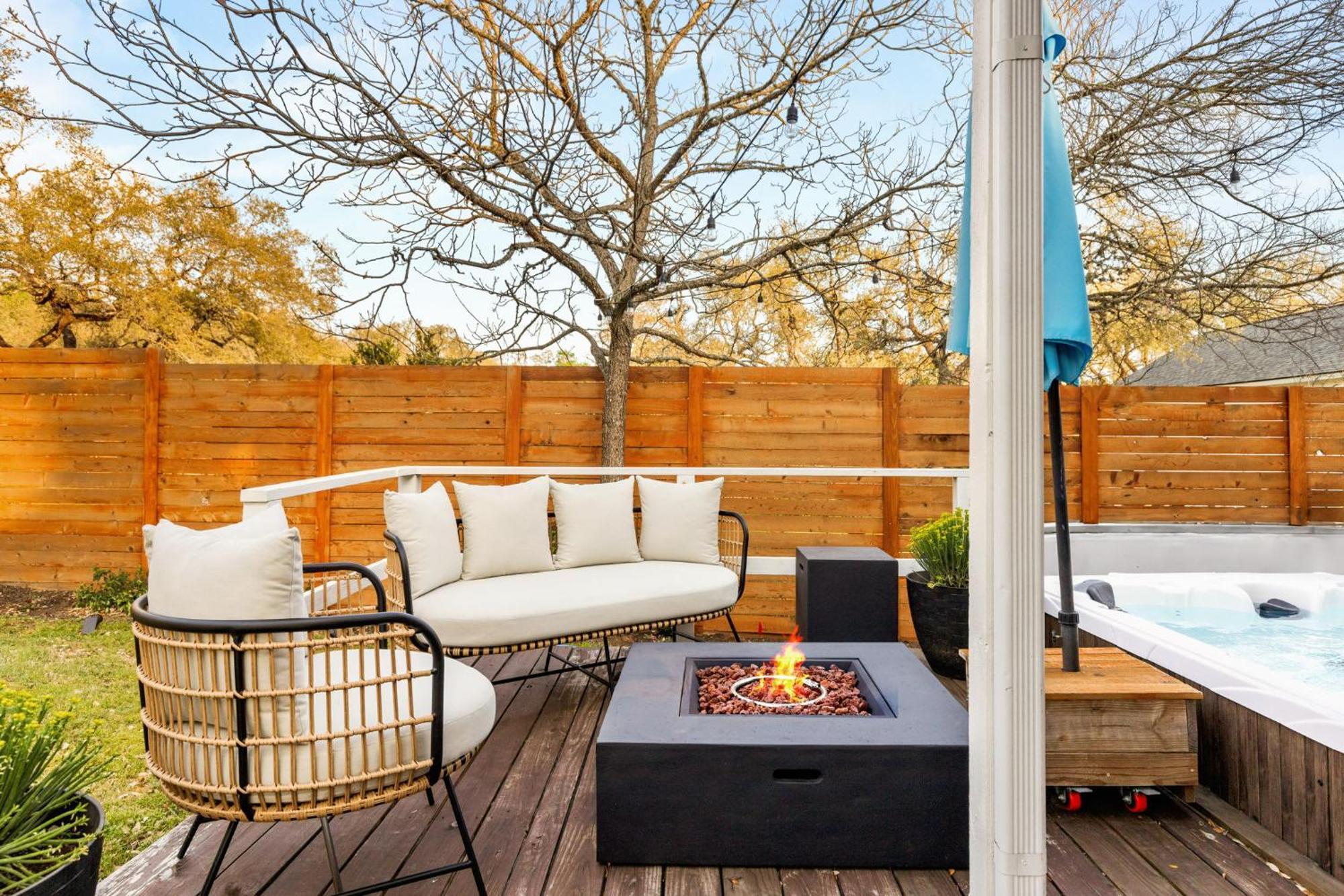 Lux 5br Gem With Heated Pool, Spa, And Outdoor Movie Theater Holiday home *