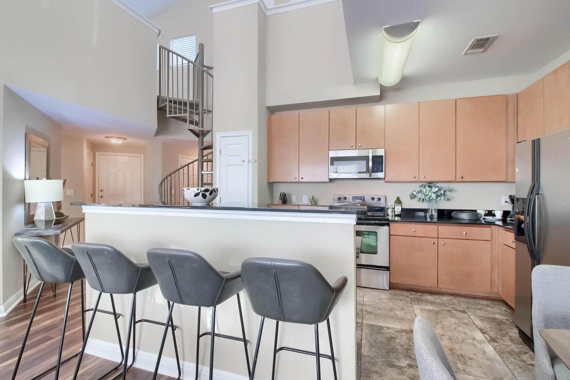 4br Loft Townhome Near West Campus