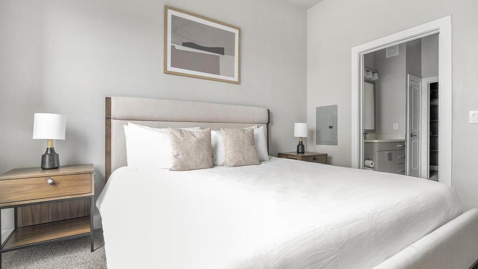 Landing Modern With Amazing Amenities Apartment *