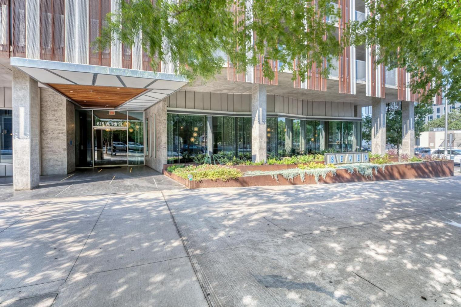 Downtown 2br W Gym Wd Pool Nr 6th St Bars Atx-7 *