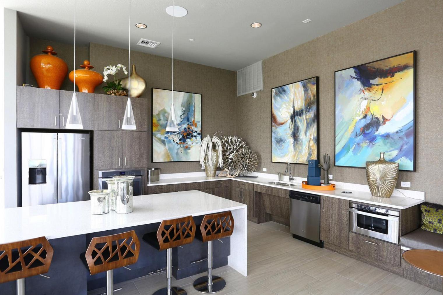 Downtown 2br W Gym Wd Pool Nr 6th St Bars Atx-7 Austin