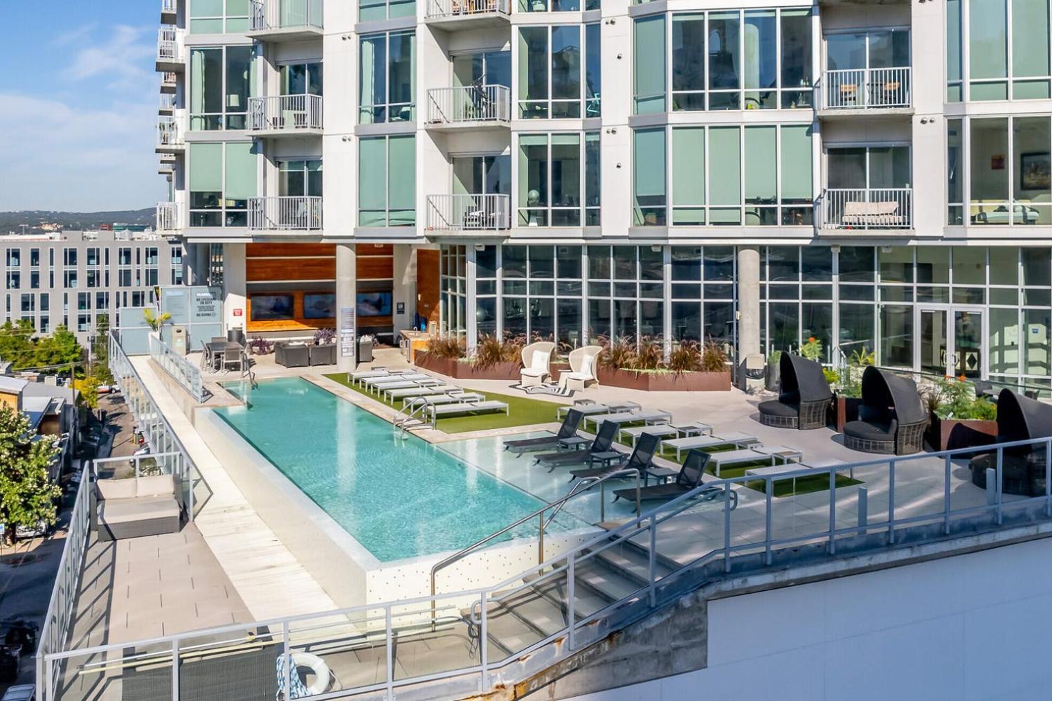 Apartment Downtown 2br W Gym Wd Pool Nr 6th St Bars Atx-7 Austin