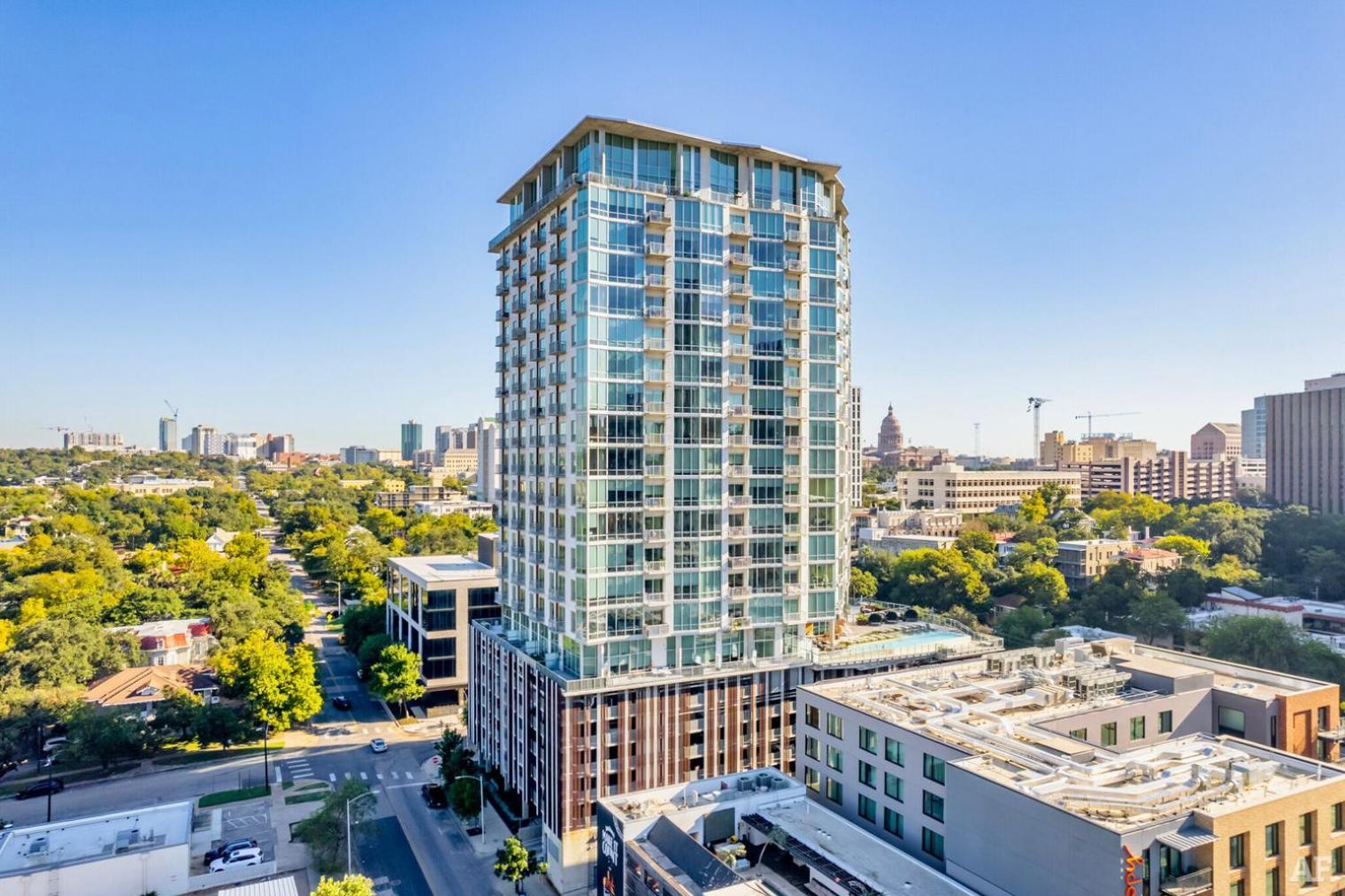 Downtown 2br W Gym Wd Pool Nr 6th St Bars Atx-7 *