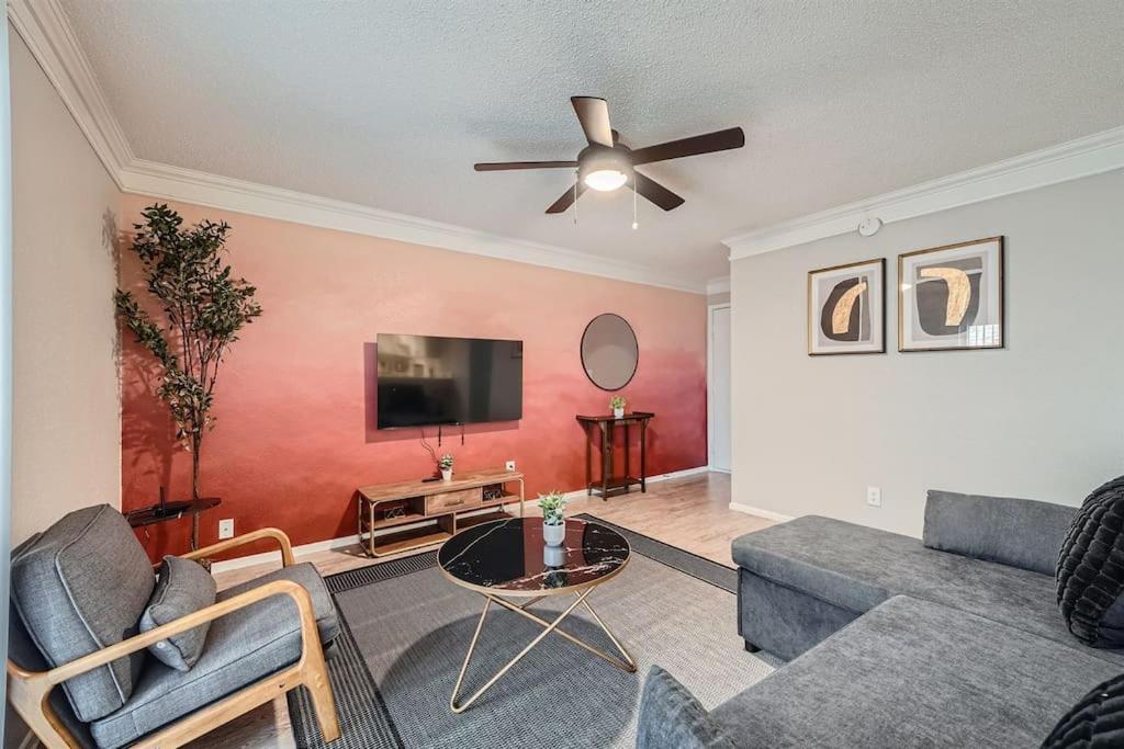 Your Chill 2b Getaway - 10min To Dtwn - W/d, Pool, Prkg * Austin