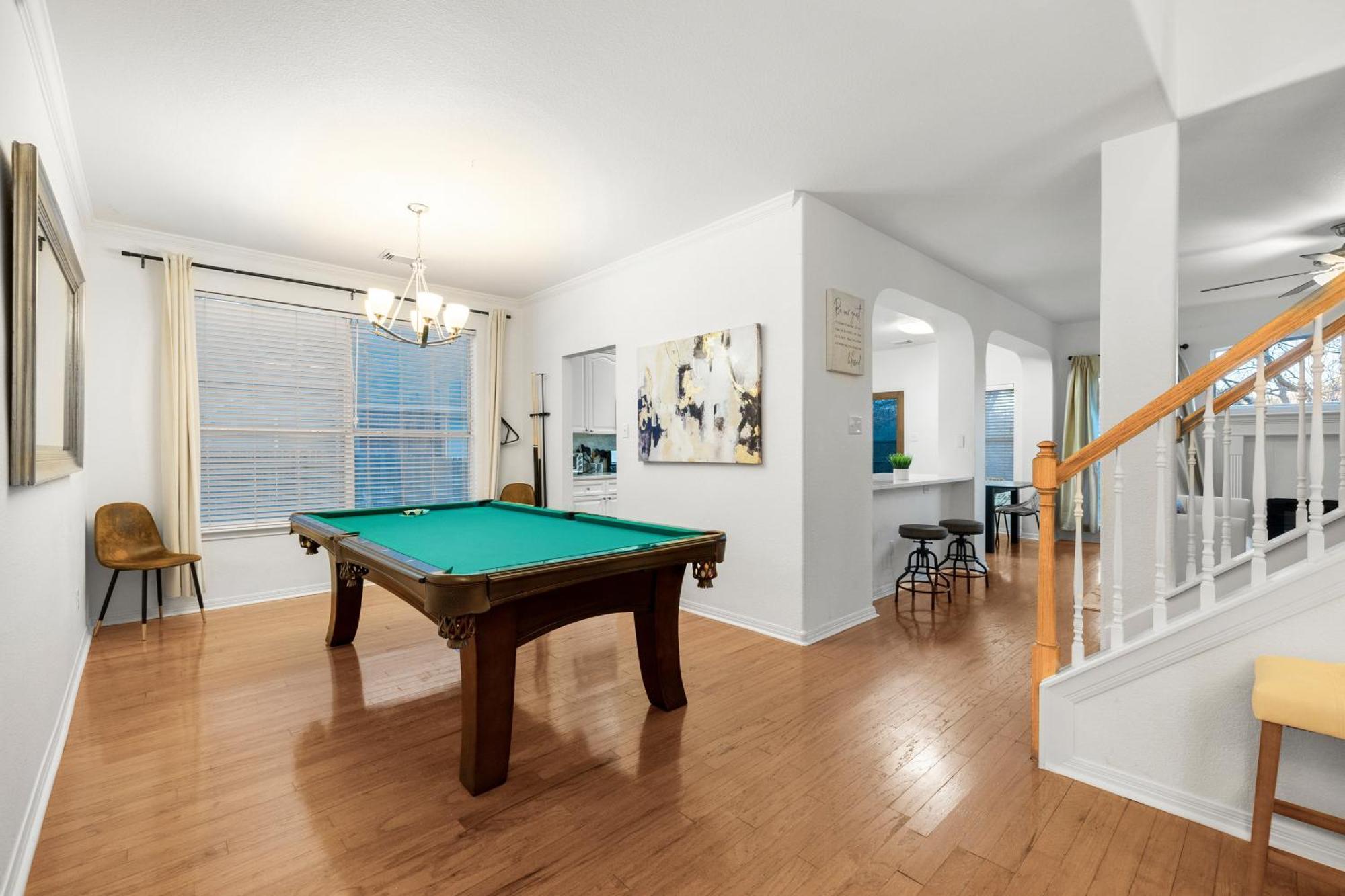 Holiday home Luxury 5br, 3ba Retreat ~ Pool~ Parking Austin