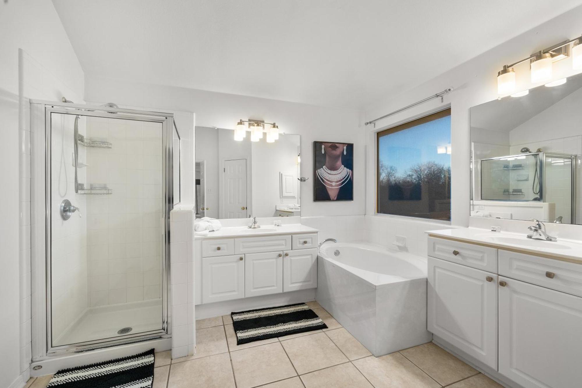 Holiday home Luxury 5br, 3ba Retreat ~ Pool~ Parking
