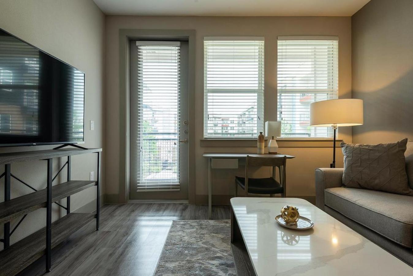 Landing Modern With Amazing Amenities Apartment Austin
