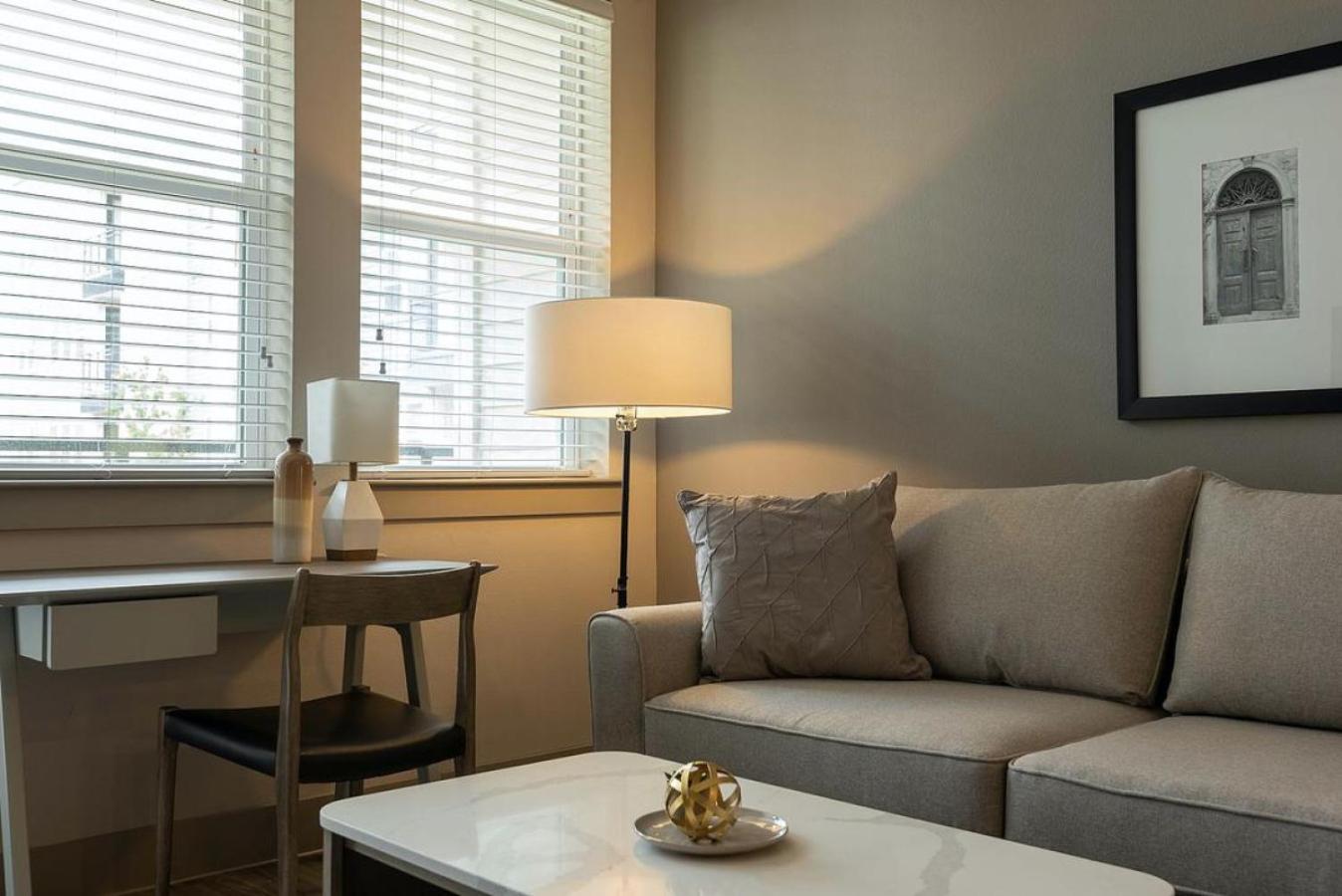 Landing Modern With Amazing Amenities Apartment