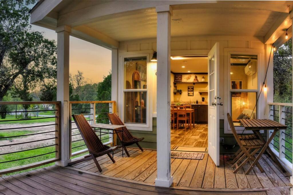 Lone Star Tiny - 15 Minutes To Downtown Holiday home