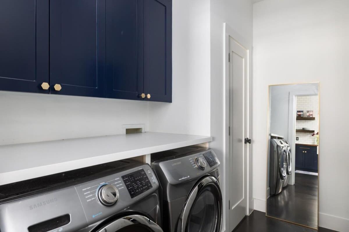 Free Parking 3br East Side - Red Door By Portoro * Austin