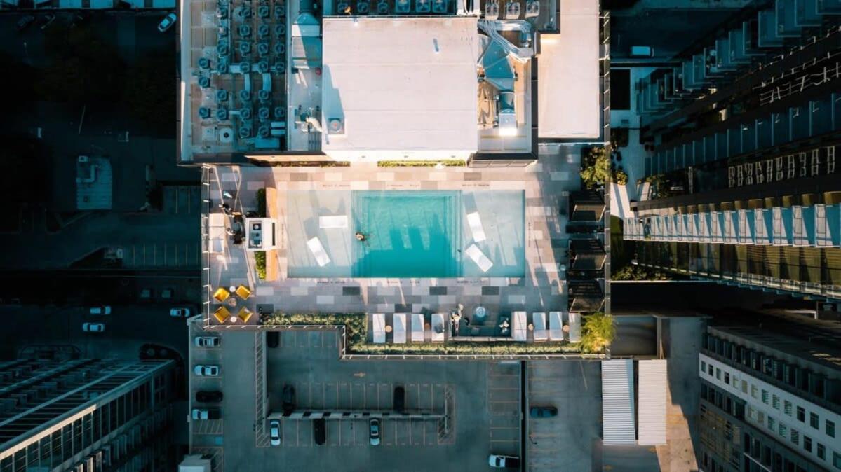 Luxury 2br Rooftop Pool By Barcle Austin