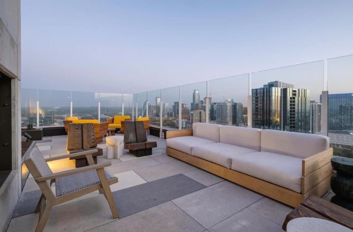 Holiday home Luxury 2br Rooftop Pool By Barcle Austin
