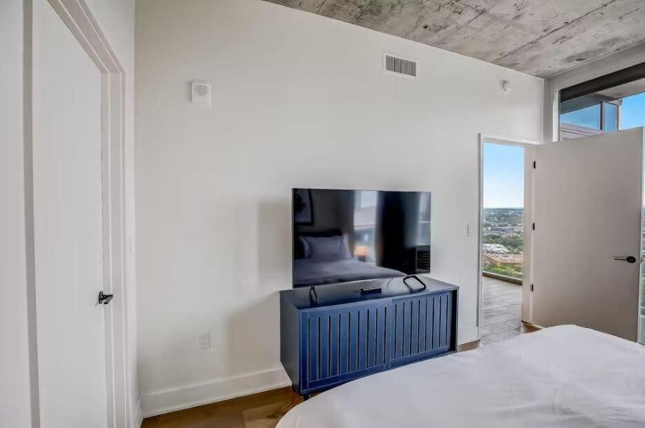 Luxury 2br Rooftop Pool By Barcle Holiday home