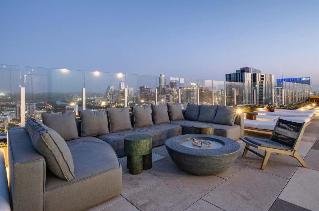 Luxury 2br Rooftop Pool By Barcle