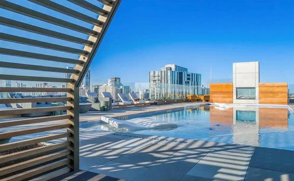 Holiday home Luxury 2br Rooftop Pool By Barcle Austin