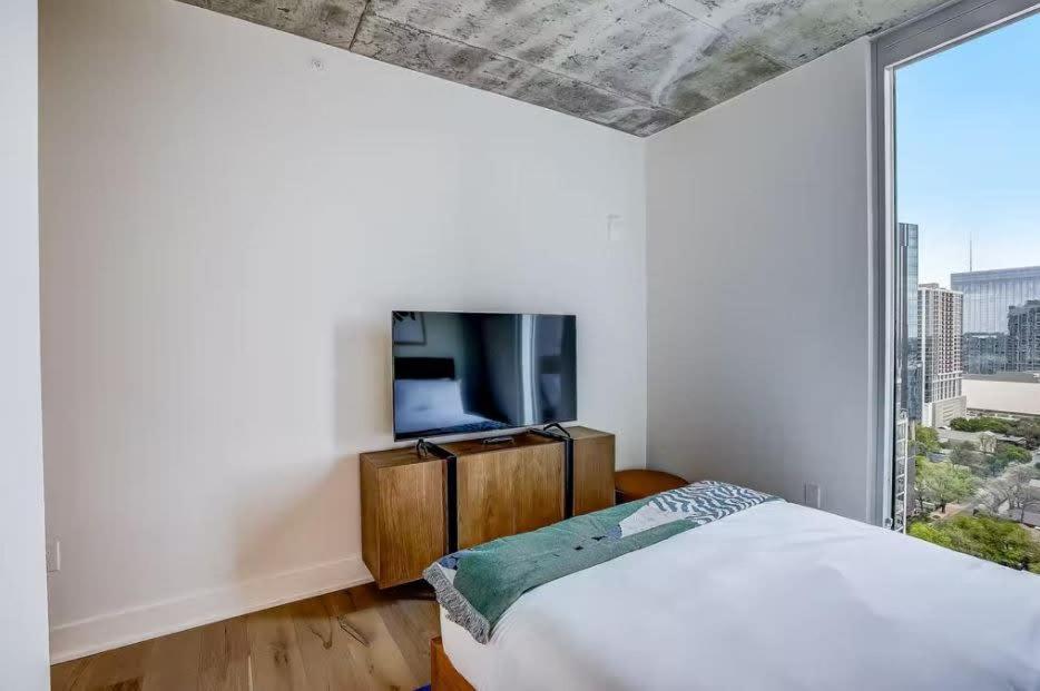 Luxury 2br Rooftop Pool By Barcle * Austin