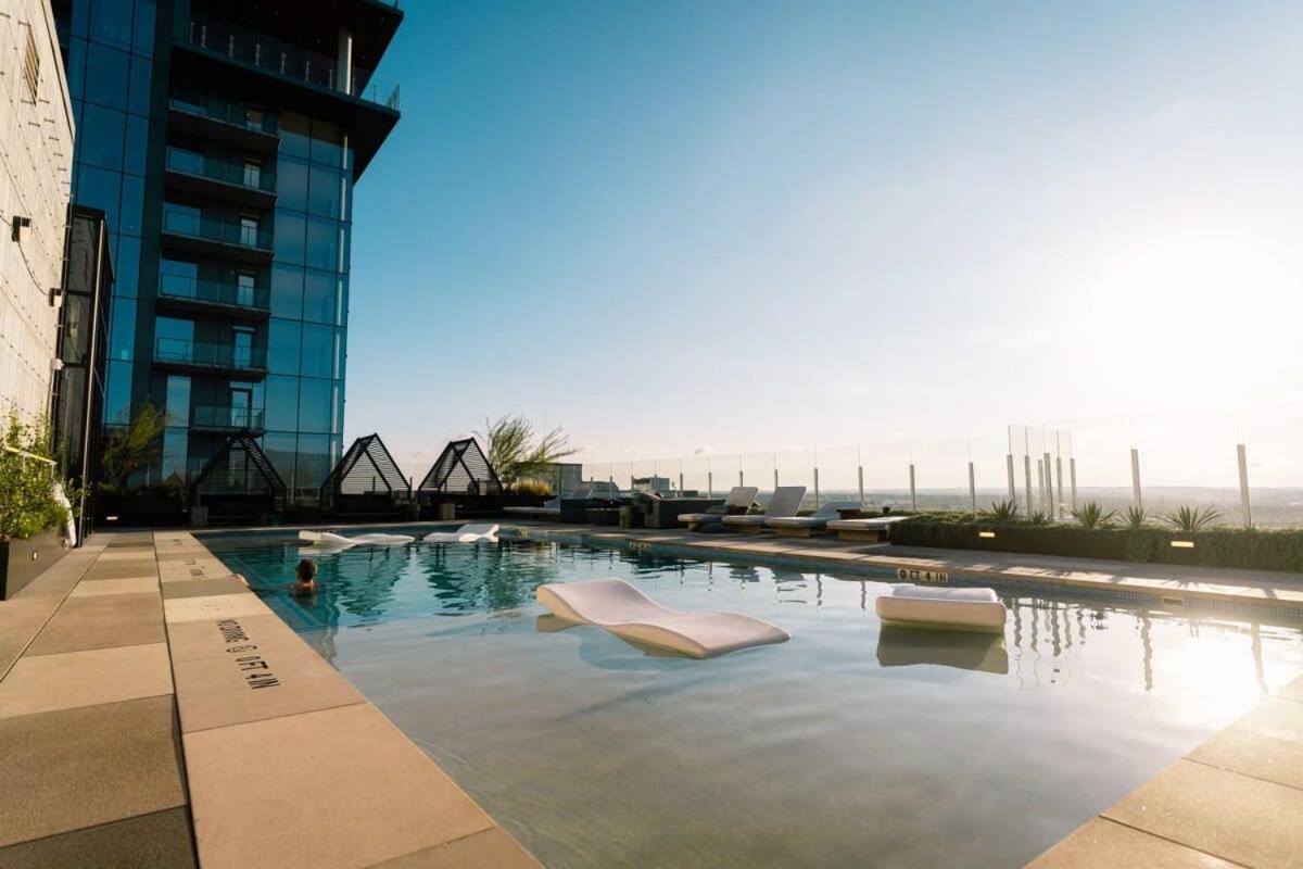 Luxury 2br Rooftop Pool By Barcle Austin