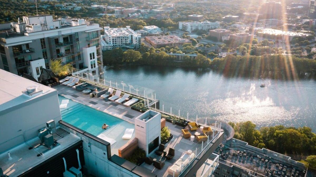 Holiday home Luxury 2br Rooftop Pool By Barcle Austin