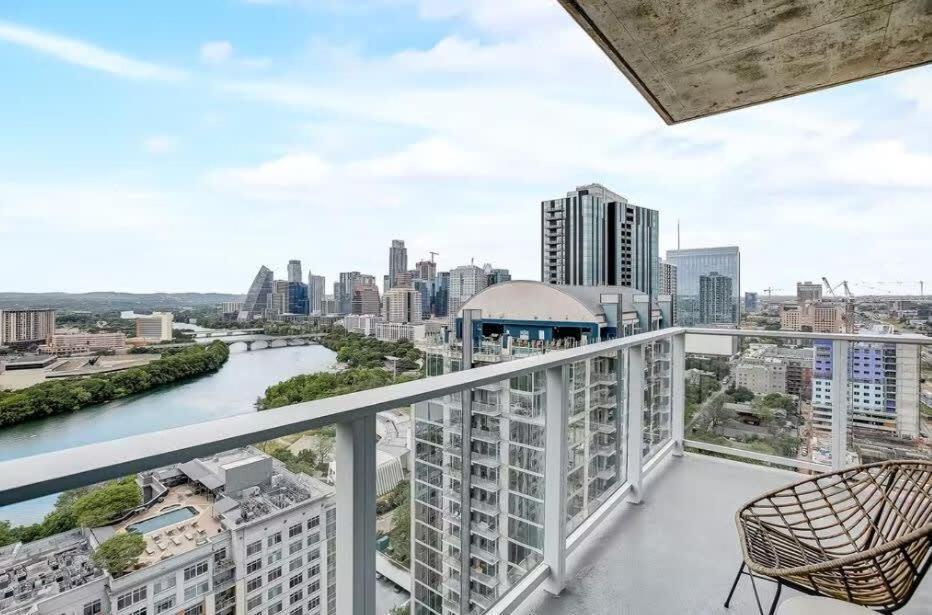 Luxury 2br Rooftop Pool By Barcle Holiday home