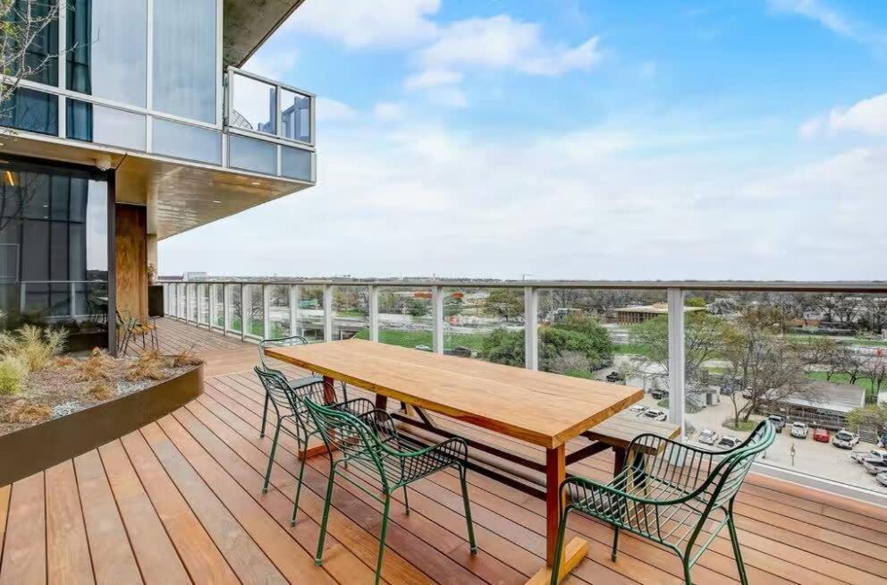 Luxury 2br Rooftop Pool By Barcle Holiday home