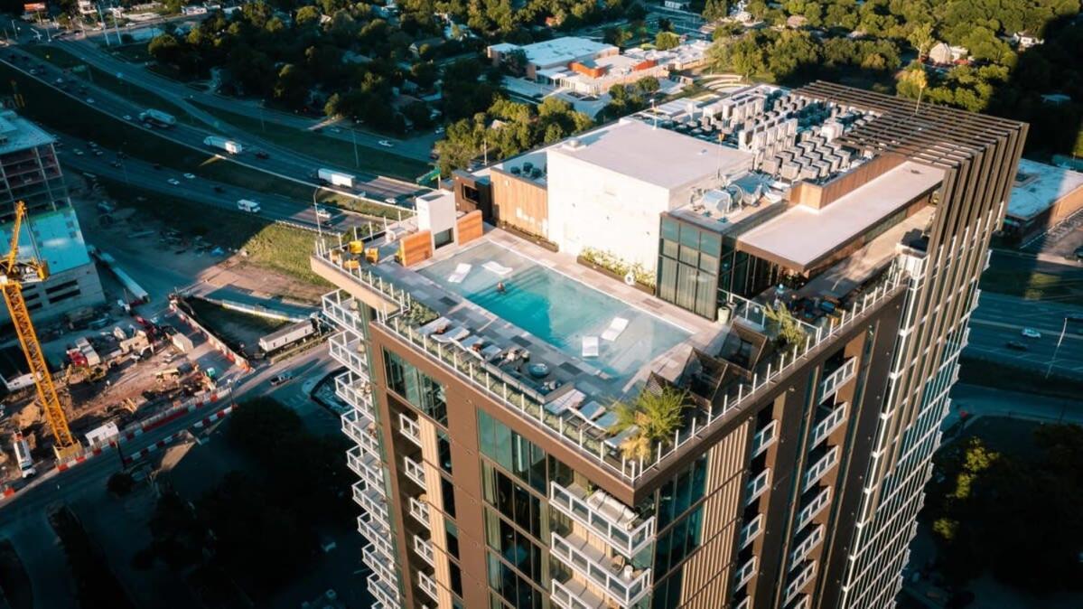 Holiday home Luxury 2br Rooftop Pool By Barcle Austin