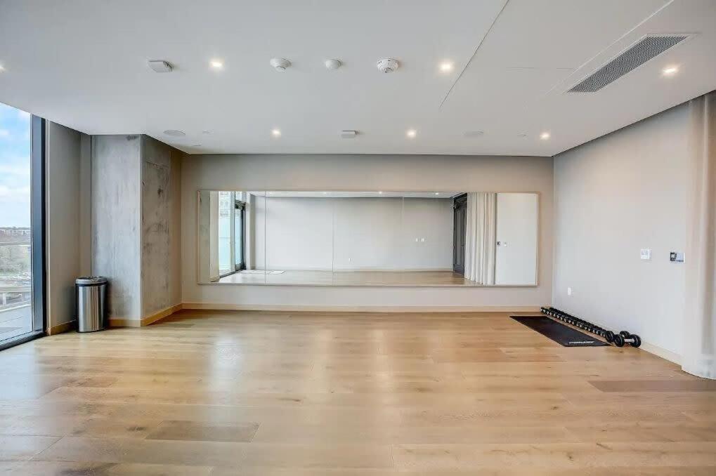 Holiday home Luxury 2br Rooftop Pool By Barcle *