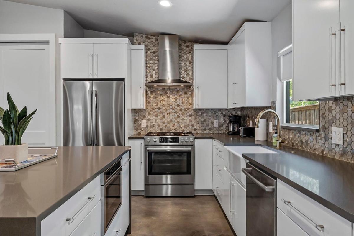 Luxury Compound In South Lamar Holiday home Austin