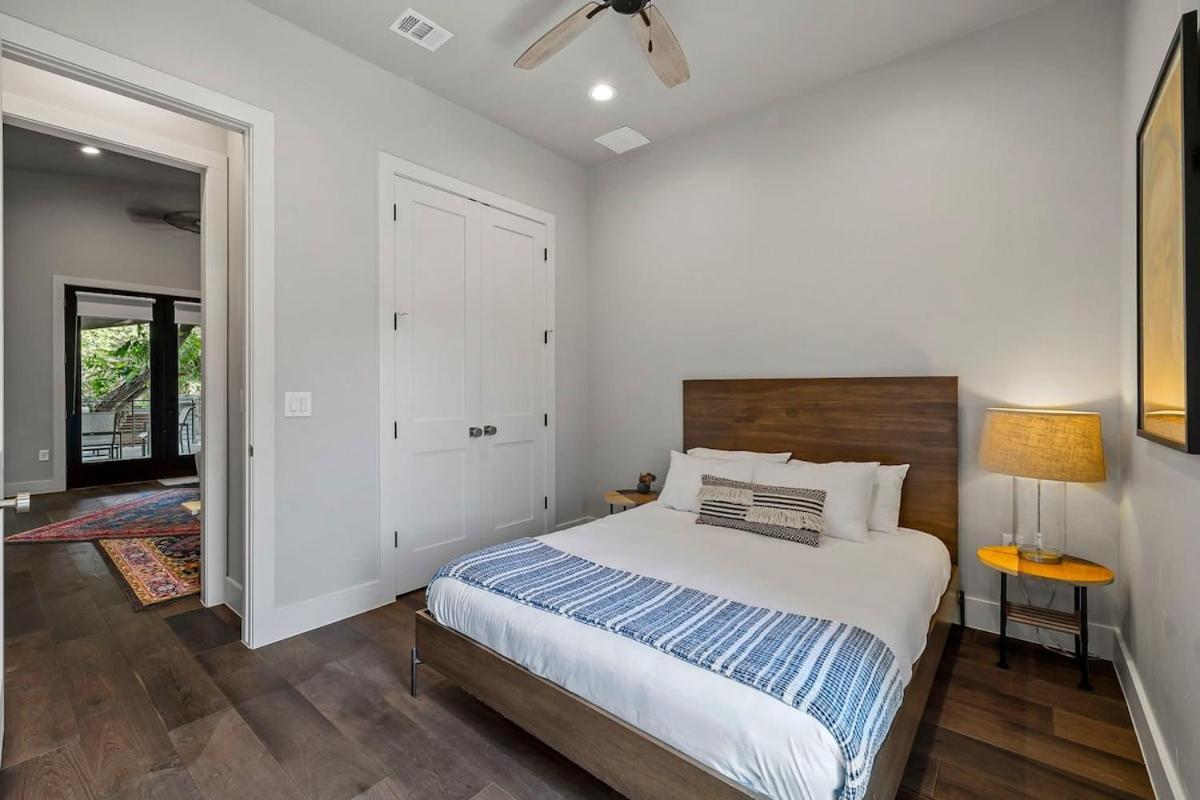 Luxury Compound In South Lamar Holiday home Austin