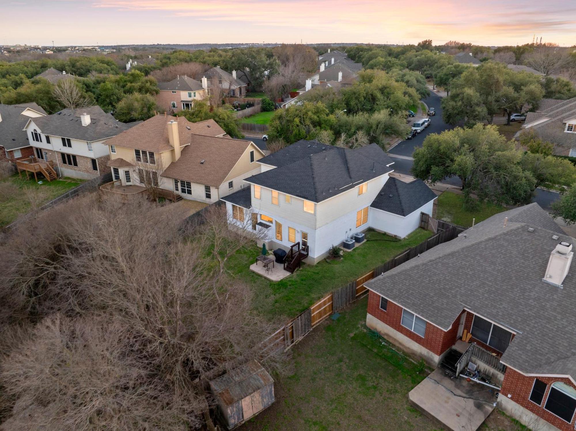 Holiday home Luxury 5br, 3ba Retreat ~ Pool~ Parking