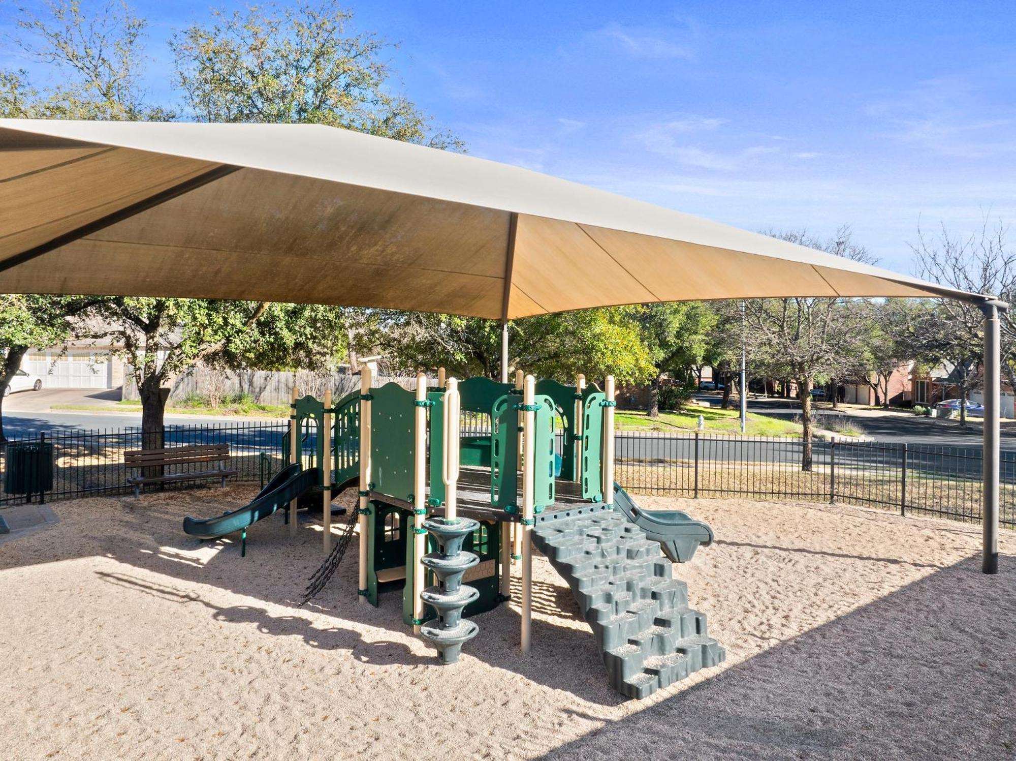 Holiday home Luxury 5br, 3ba Retreat ~ Pool~ Parking Austin