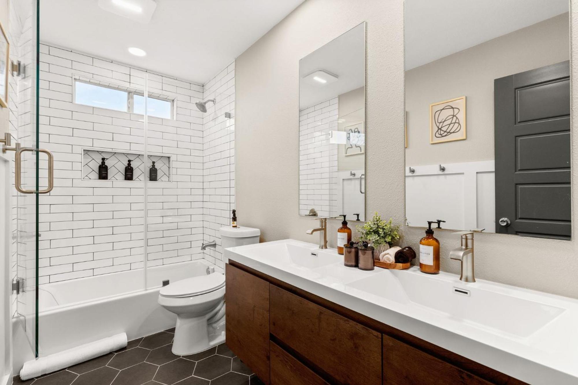 Lux 5br Gem With Heated Pool, Spa, And Outdoor Movie Theater Holiday home