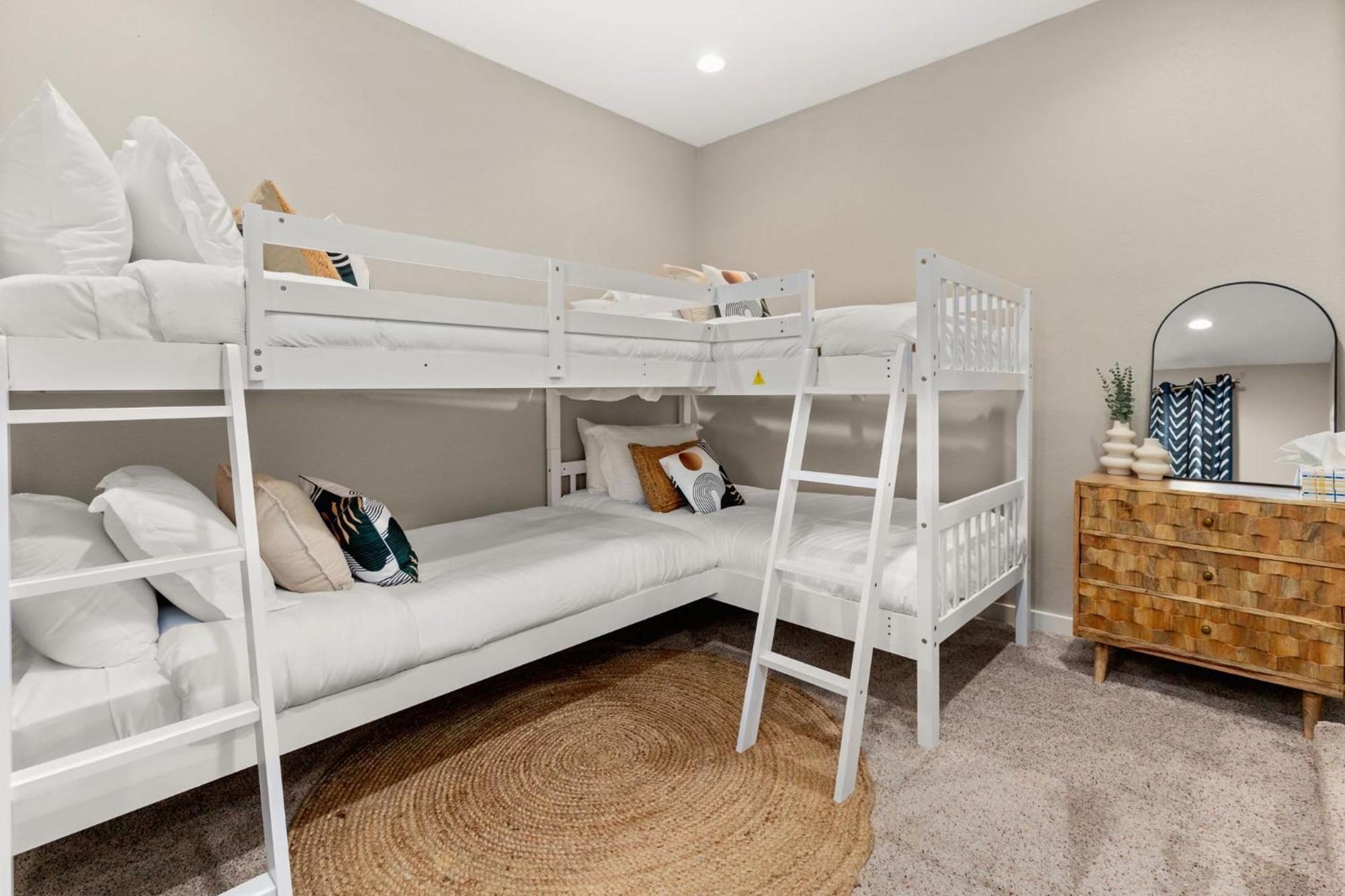 Lux 5br Gem With Heated Pool, Spa, And Outdoor Movie Theater Holiday home *
