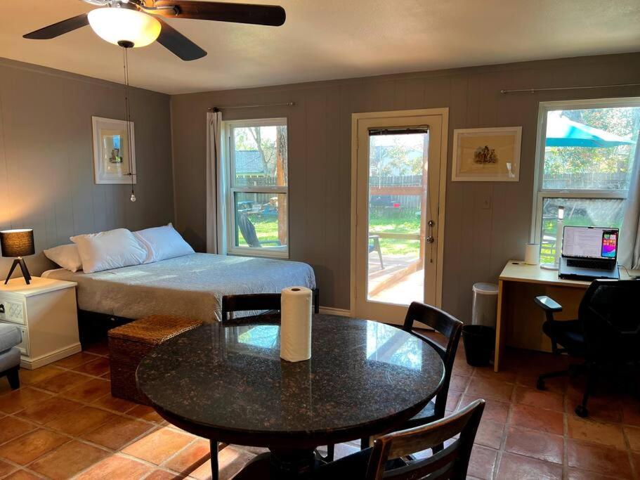 South Serendipity Hideout W/ Infrared Sauna Apartment Austin