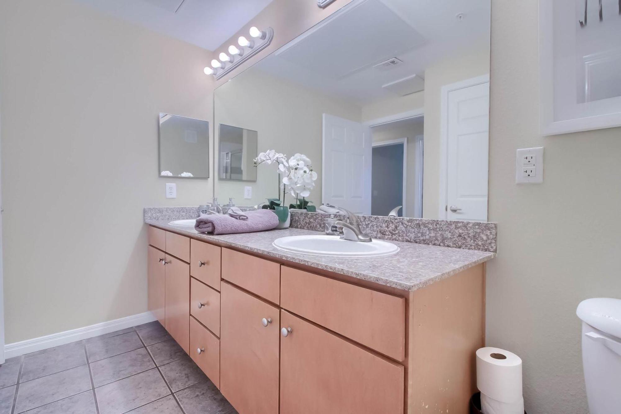 Apartment 4br Loft Townhome Near West Campus