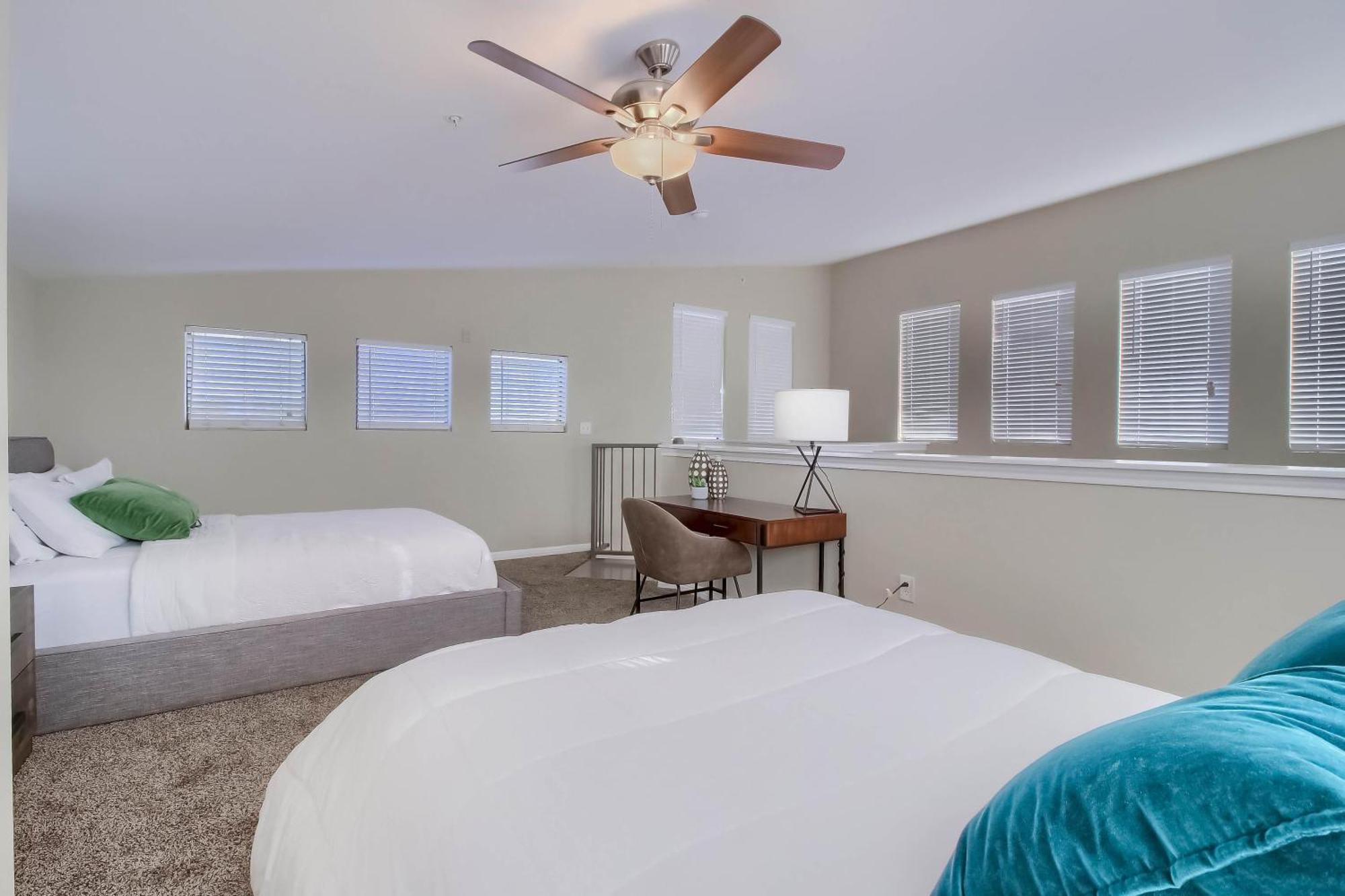 4br Loft Townhome Near West Campus Apartment