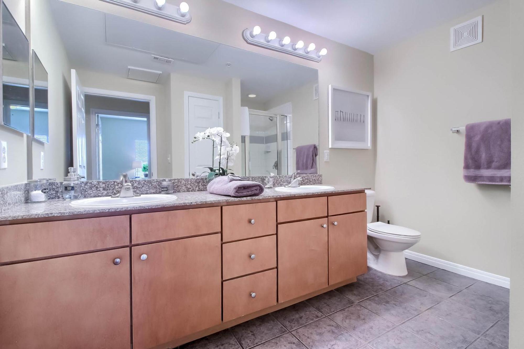 4br Loft Townhome Near West Campus Apartment *