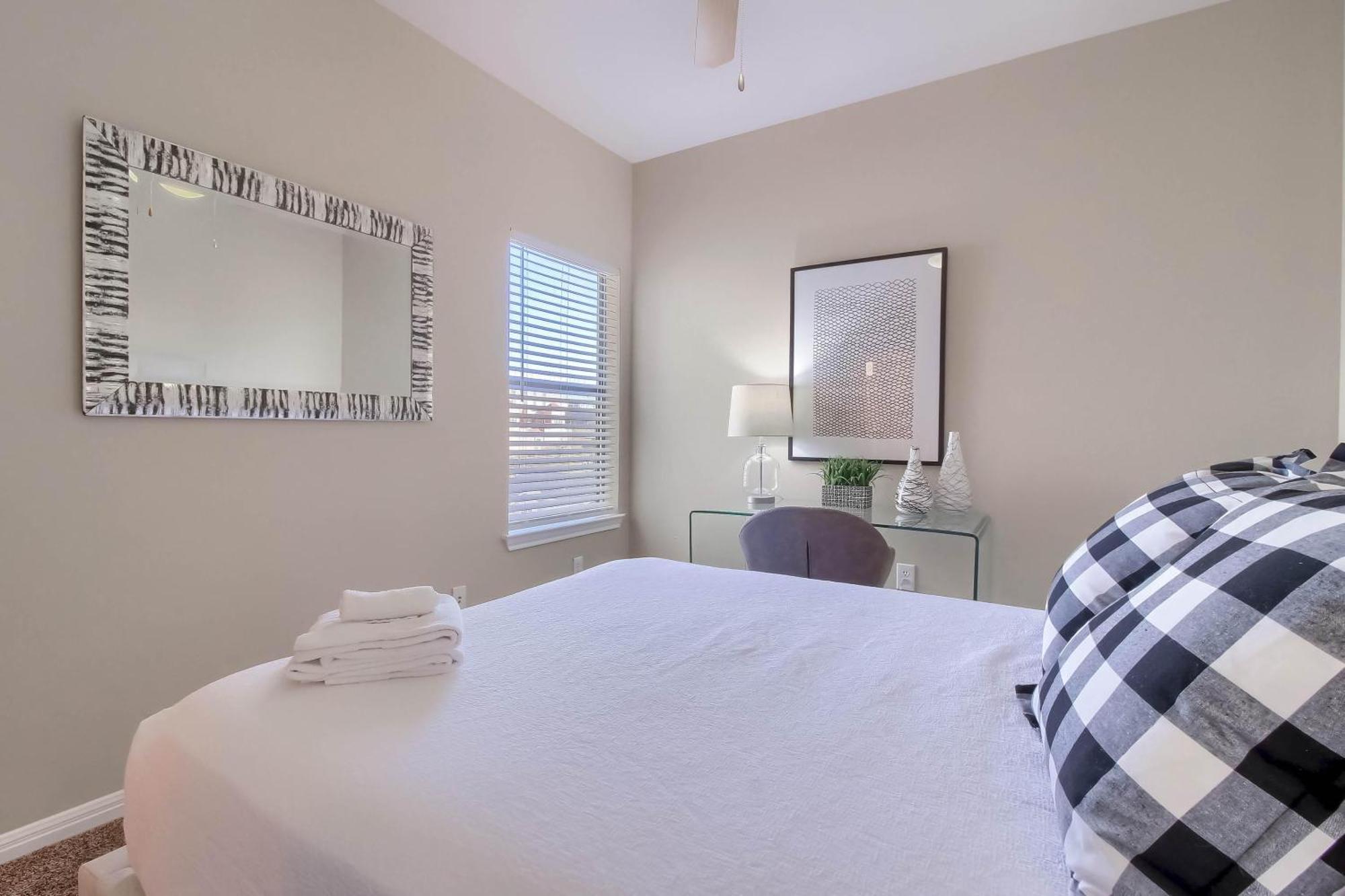 4br Loft Townhome Near West Campus