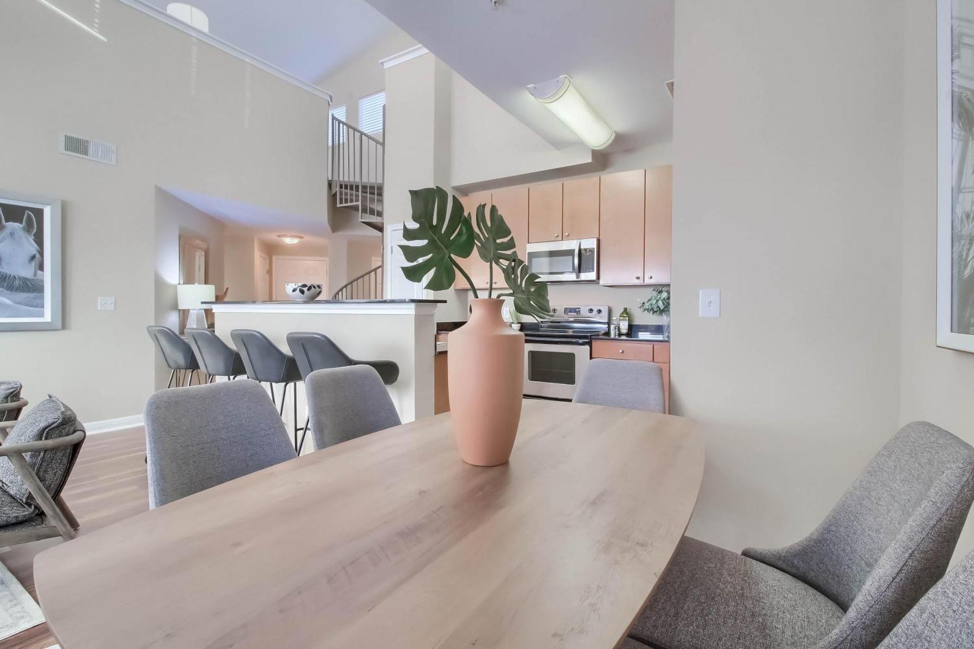 4br Loft Townhome Near West Campus Austin