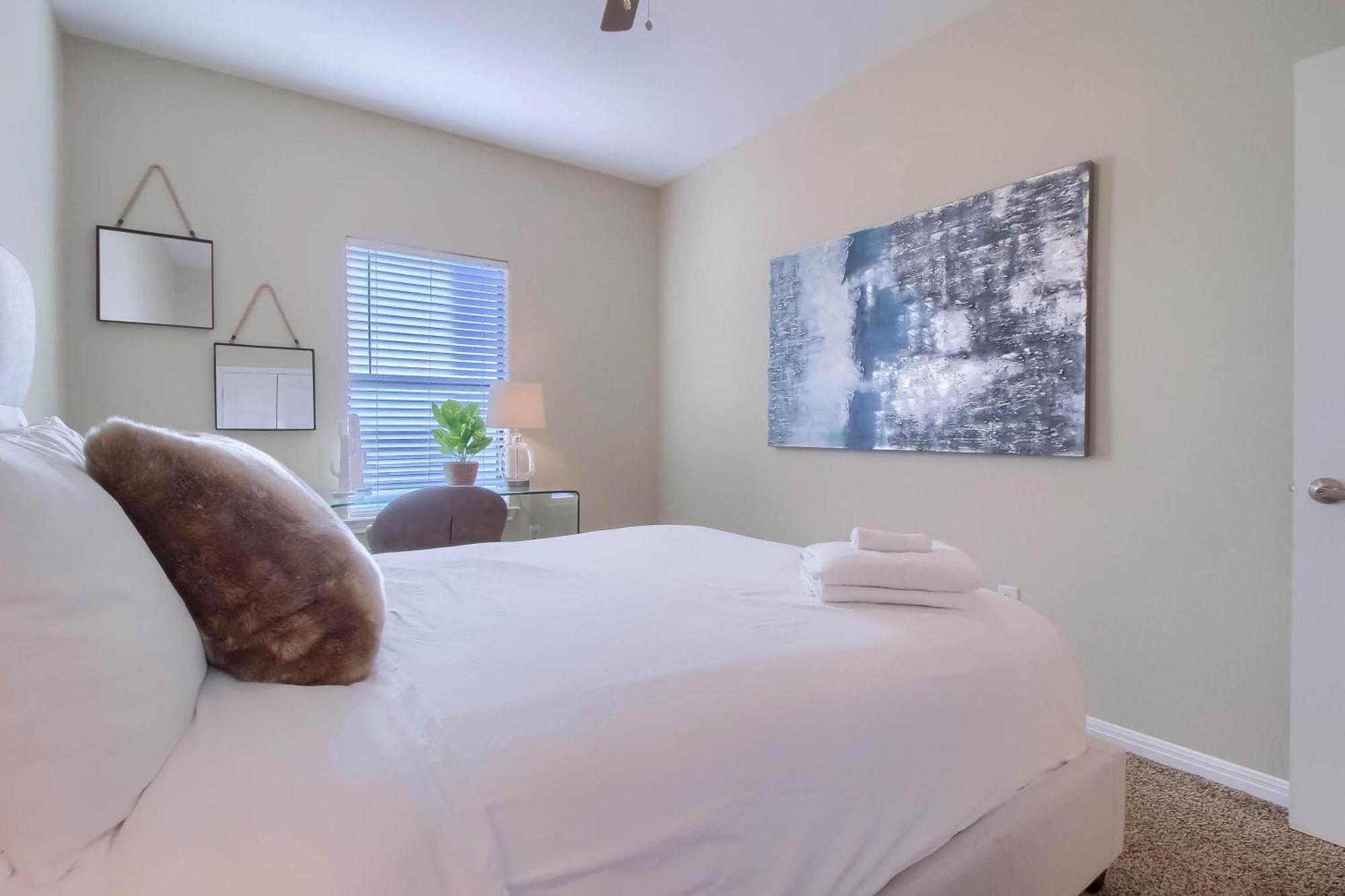 4br Loft Townhome Near West Campus Apartment