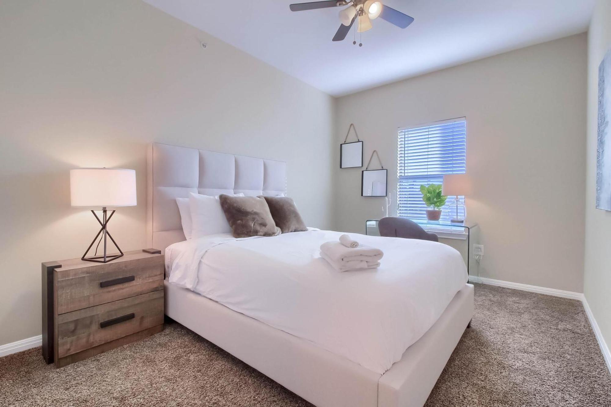 Apartment 4br Loft Townhome Near West Campus Austin