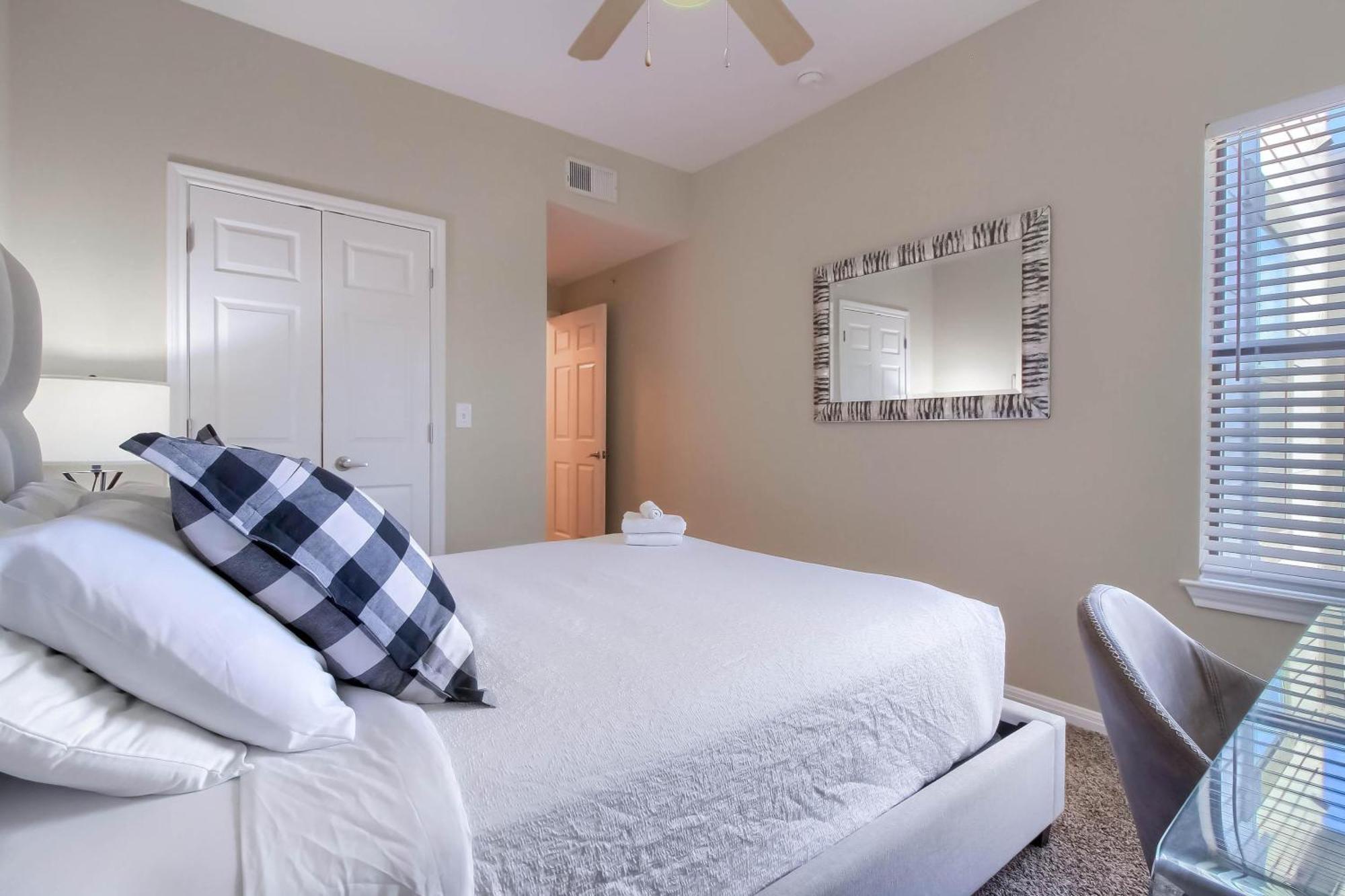 Apartment 4br Loft Townhome Near West Campus