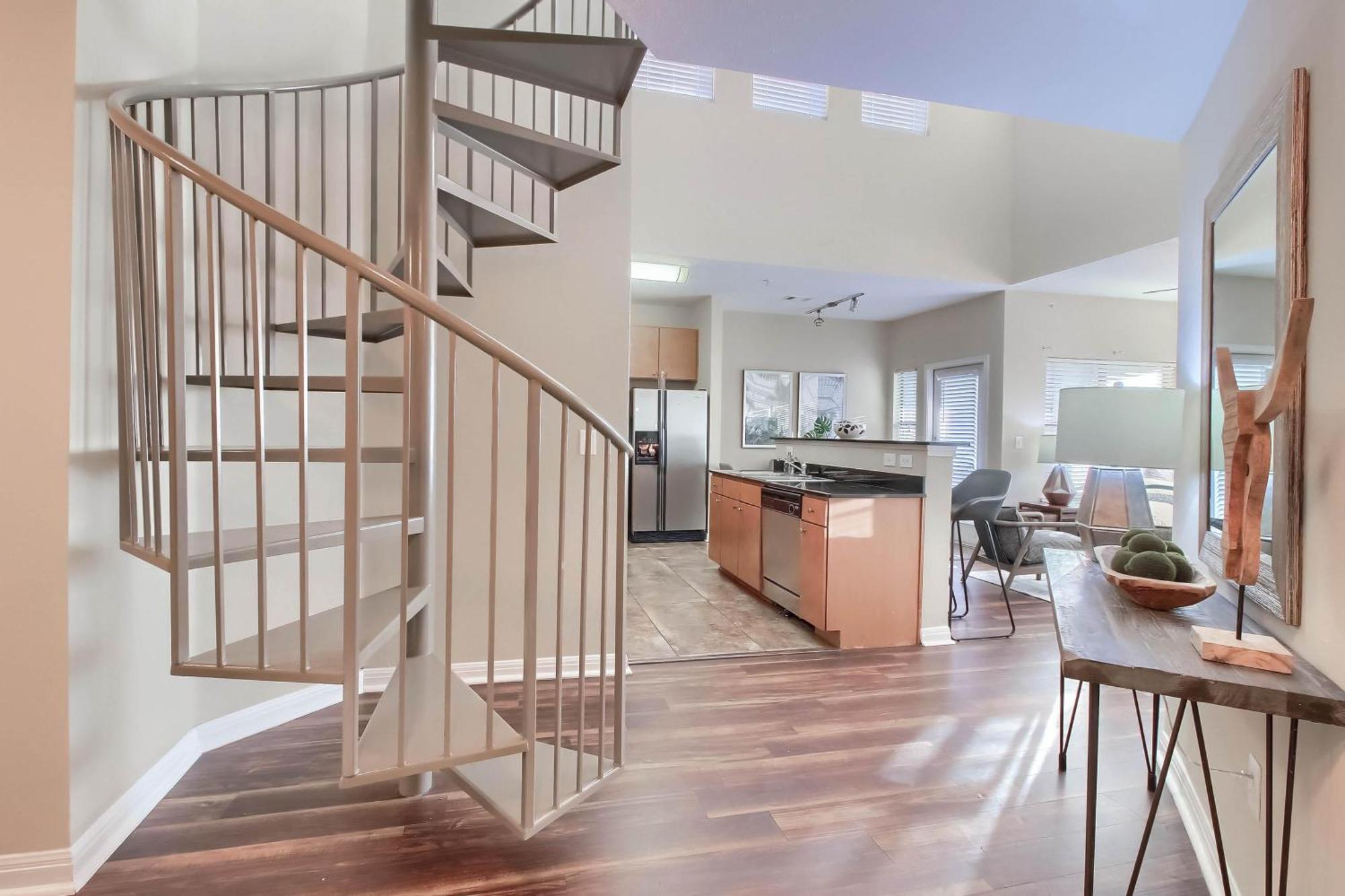 4br Loft Townhome Near West Campus
