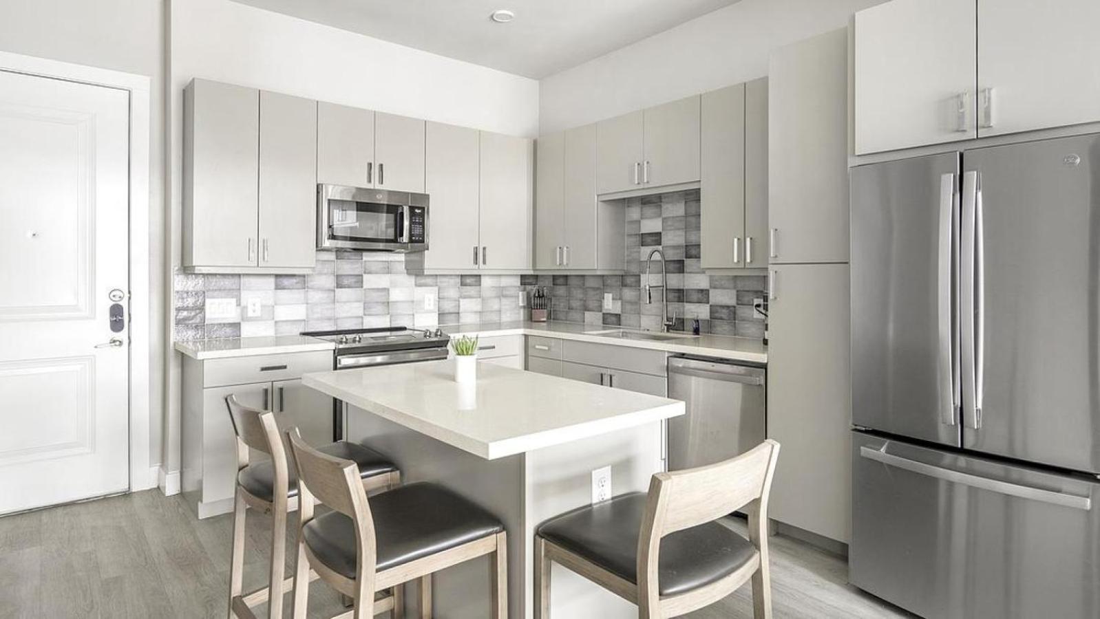 Landing Modern With Amazing Amenities Austin