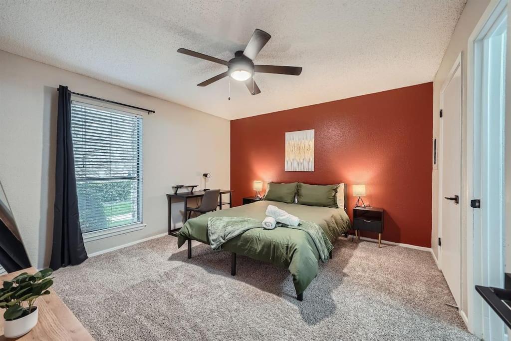 Apartment Your Chill 2b Getaway - 10min To Dtwn - W/d, Pool, Prkg *
