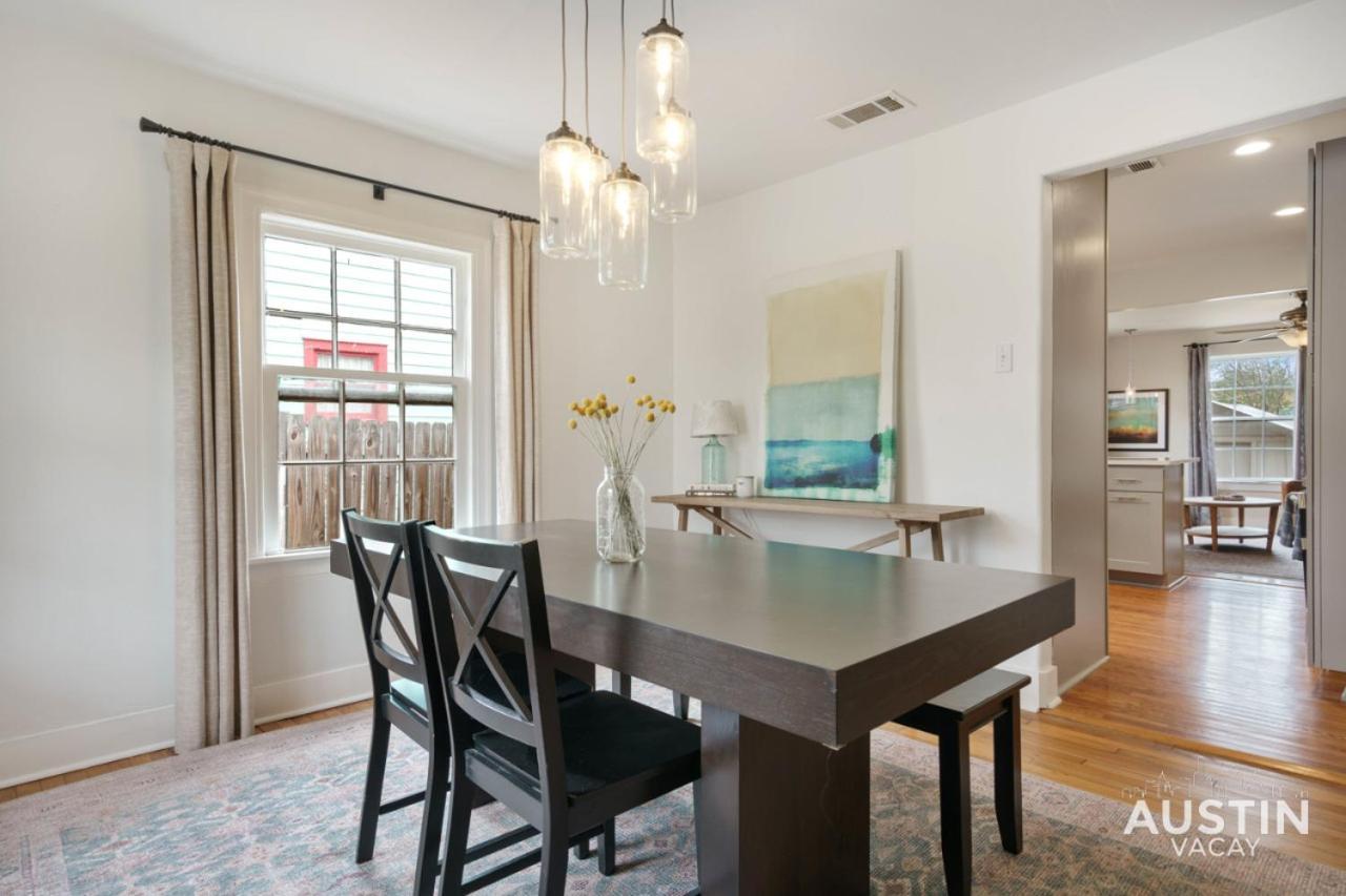 Elegant Escape Gourmet Kitchen And Outdoor Living * Austin