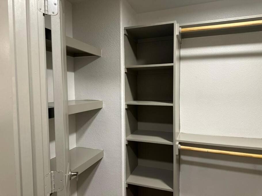 Chateau At Robertson Hill Apartment Austin