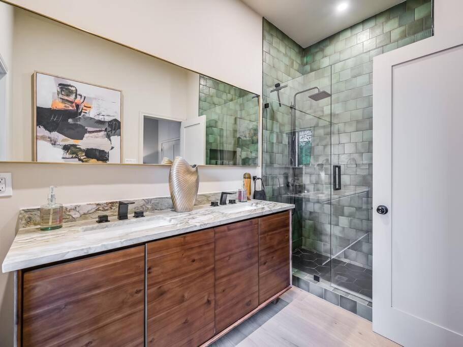 Holiday home 4 Bedroom Designer Pool Austin