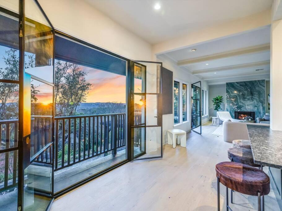 4 Bedroom Designer Pool Austin