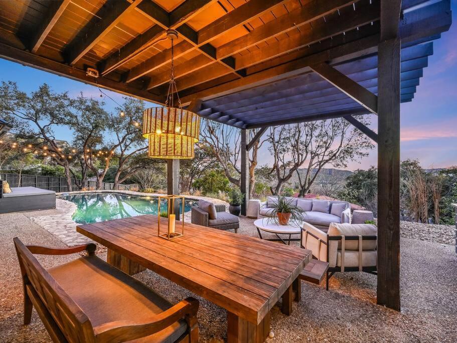 4 Bedroom Designer Pool * Austin